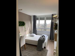 Spolubydlení / 7 rooms apartment · 95 m², Lyon