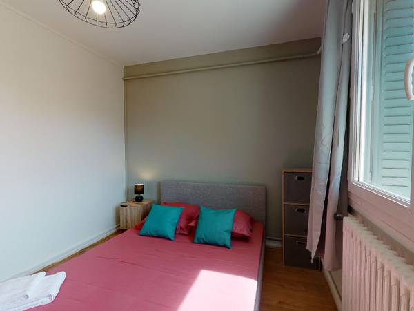 Colocation / Appartement 5 pièces de 68 m², Lyon, Rue de Moselle / Photo 2