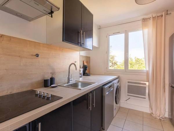 Colocation / Maison 4 pièces de 62 m², Oullins-Pierre-Bénite, Rue Henri Barbusse / Photo 2