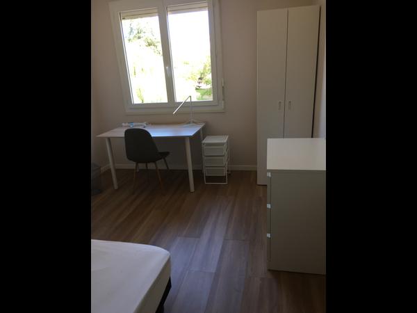 Colocation / Appartement 5 pièces de 79 m², Angers, Rue Joseph Cussonneau / Photo 2