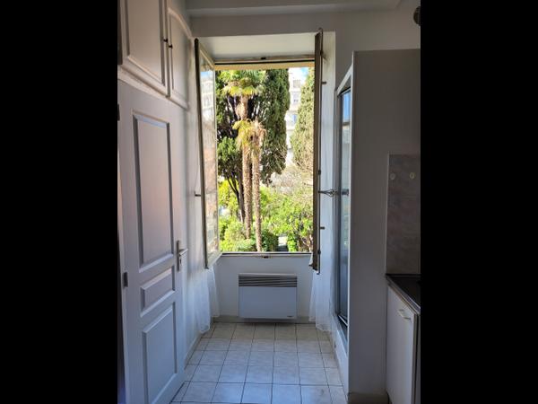 Location / Appartement 1 pièce de 15 m², Nice, Avenue Villermont / Photo 2