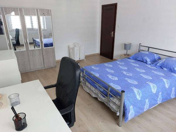 Colocation / Maison 3 pièces de 227 m², Seraing, Rue de Jace / Photo 2