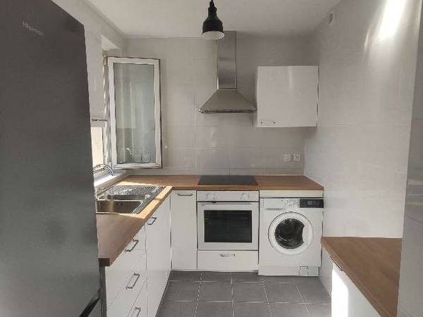 Colocation / Appartement 5 pièces de 80 m², Nanterre, Allée Edward Jenner / Photo 2