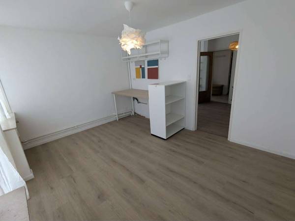 Colocation / Appartement 3 pièces de 112 m², Charleroi, Rue du Laboratoire / Photo 2