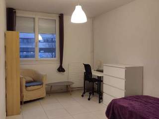 Colocation / Appartement 4 pièces de 85 m², Vaulx-en-Velin, Chemin Tony Garnier