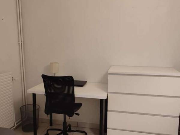 Colocation / Appartement 4 pièces de 85 m², Vaulx-en-Velin, Chemin Tony Garnier / Photo 2