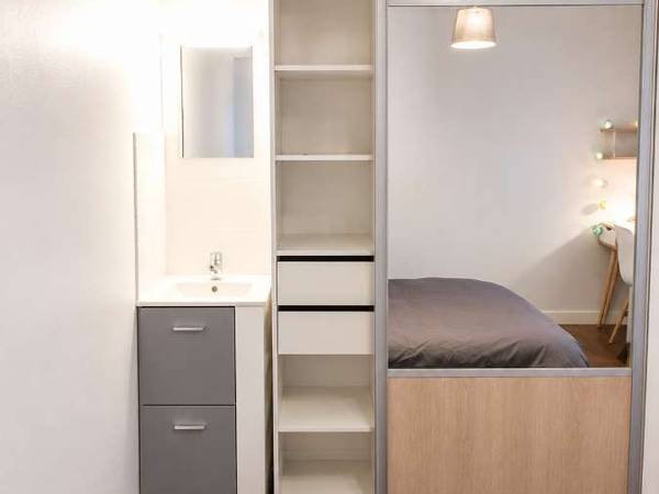 Colocation / Maison 4 pièces de 60 m², Niort, Rue Du 24 Février / Photo 2