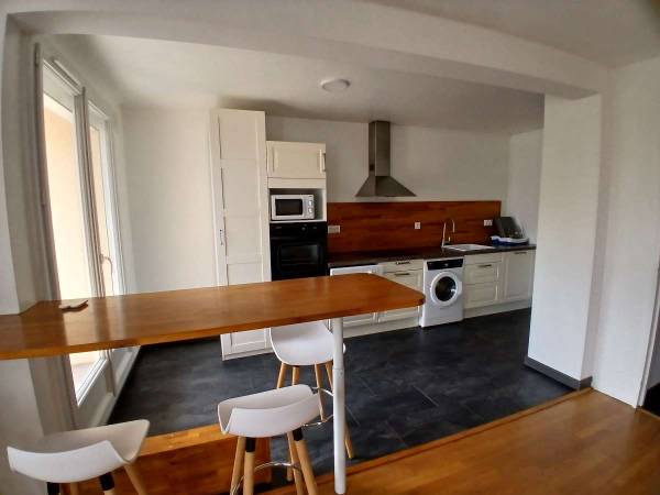 Colocation / Appartement 4 pièces de 79 m², Dijon, Rue de la Stearinerie / Photo 2