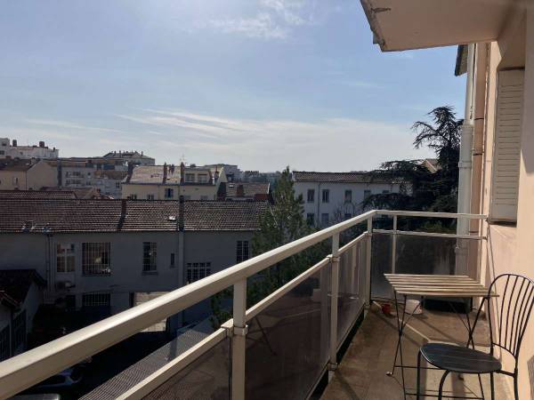 Colocation / Appartement 3 pièces de 70 m², Lyon, Rue du Dauphiné / Photo 2
