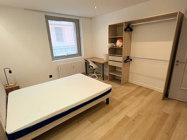 Colocation / Appartement 5 pièces de 100 m², Chambéry, Rue de Boigne / Photo 2