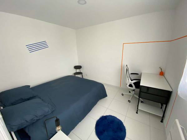 Colocation / Appartement 4 pièces de 85 m², Bordeaux, Rue Medecin Colonel Albert Chemin / Photo 2