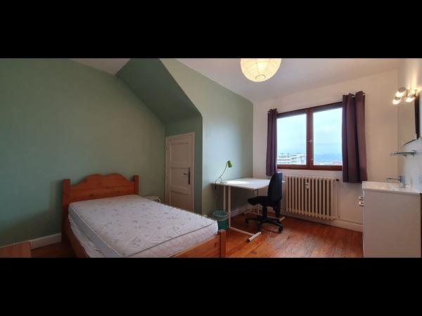 Colocation / Appartement 5 pièces de 96 m², Chambéry, Faubourg reclus / Photo 2
