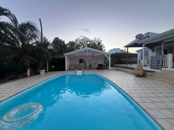 Colocation / Villa 8 pièces de 120 m², Baie-Mahault, Impasse des Cigognes / Photo 4