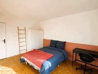 Colocation / Appartement 5 pièces de 80 m², Aubervilliers, Rue Charles Tillon