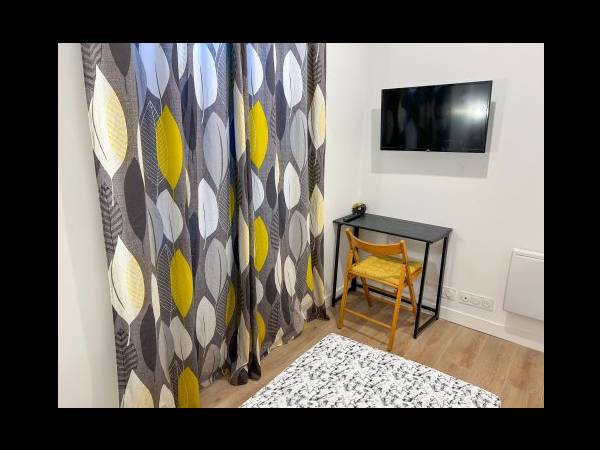 Colocation / Maison 6 pièces de 119 m², Saint-Pierre-du-Perray, Rue du Vieux Marché / Photo 2