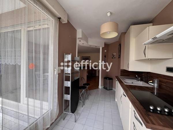 Location / Appartement 3 pièces de 72 m², Lyon, Boulevard des Canuts / Photo 10