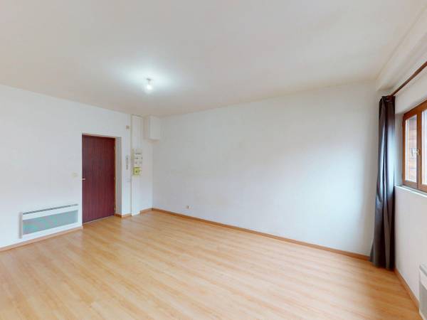 Location / Appartement 1 pièce de 37 m², Lille, Rue d'Artois / Photo 2