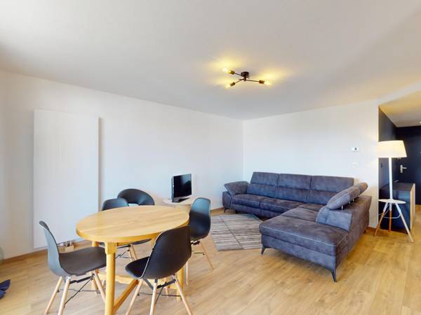 Location / Appartement 3 pièces de 67 m², Clermont-Ferrand, Rue du Docteur Hospital / Photo 2