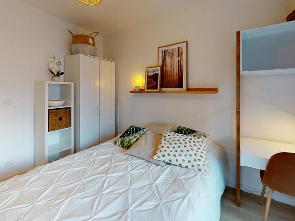 Colocation / Appartement 5 pièces de 80 m², Vénissieux, Avenue Marcel Paul / Photo 2