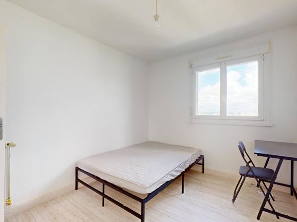 Colocation / Appartement 5 pièces de 68 m², Brest, Rue Hoche / Photo 2