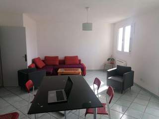 Colocation / Appartement 4 pièces de 91 m², Toulon, Rue Emile Ollivier