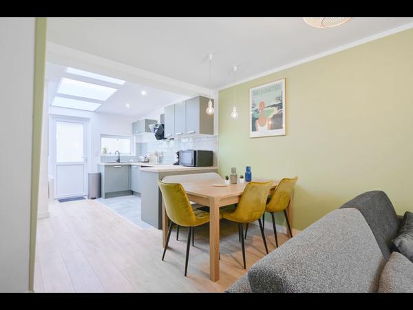 Colocation / Maison 5 pièces de 90 m², La Madeleine, Rue Horace Vernet / Photo 2