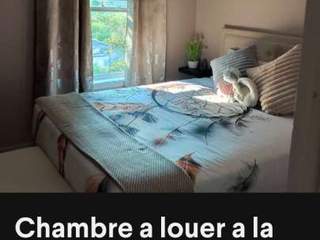Room in a live-in landlord's home / 5 rooms duplex · 25 m², Chambly, Rue Migneault