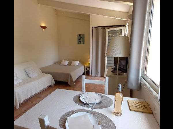 Location / Maison 1 pièce de 36 m², Marseille, Boulevard Léonard Combe / Photo 2