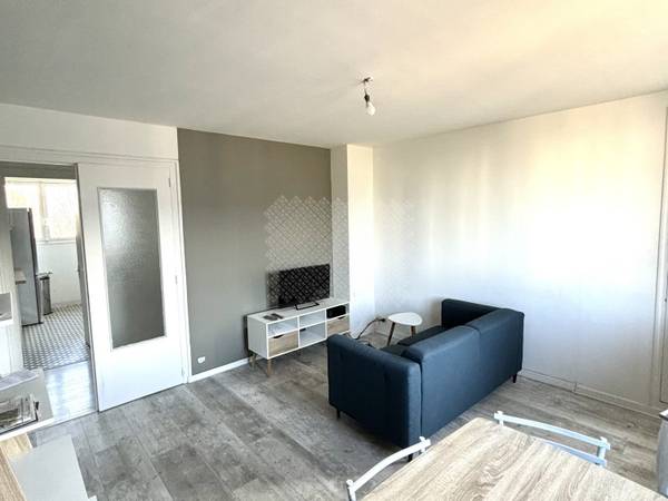 Colocation / Appartement 5 pièces de 75 m², Sainte-Gemmes-sur-Loire / Photo 2