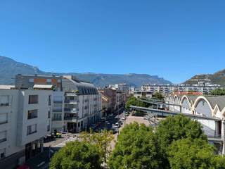 Rental / 3 rooms apartment · 62 m², Saint-Martin-d'Hères, Rue de la Halle