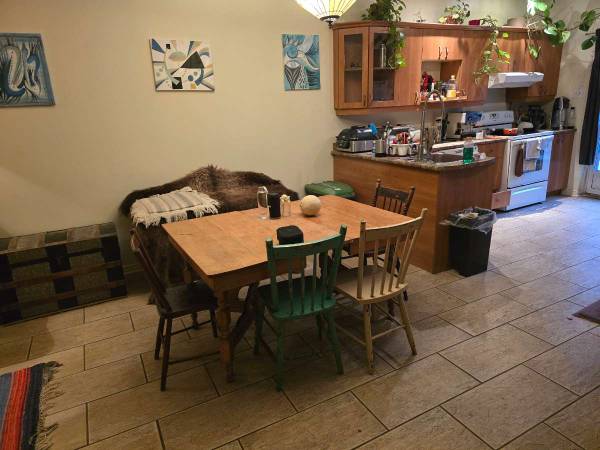 Colocation / Appartement 6 pièces de 120 m², Montréal, Avenue Bennett / Photo 2