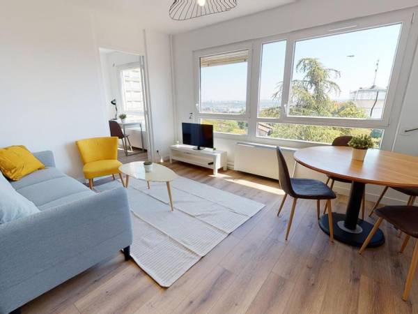 Colocation / Appartement 5 pièces de 80 m², Oullins-Pierre-Bénite, Boulevard de l'Europe / Photo 2