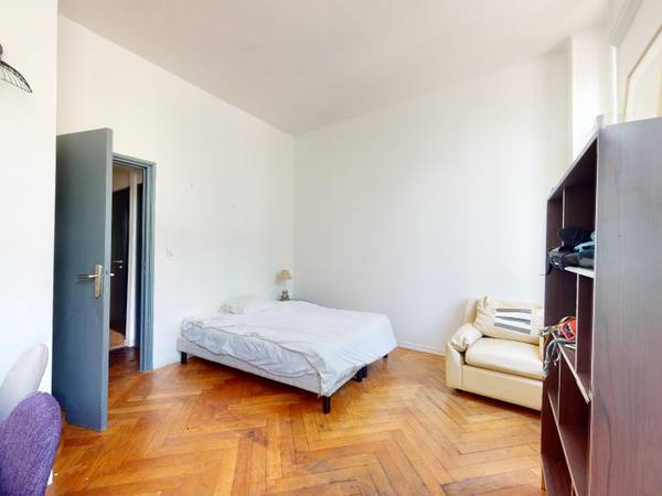 Colocation / Appartement 7 pièces de 126 m², Marseille, - 132 la Canebière / Photo 2