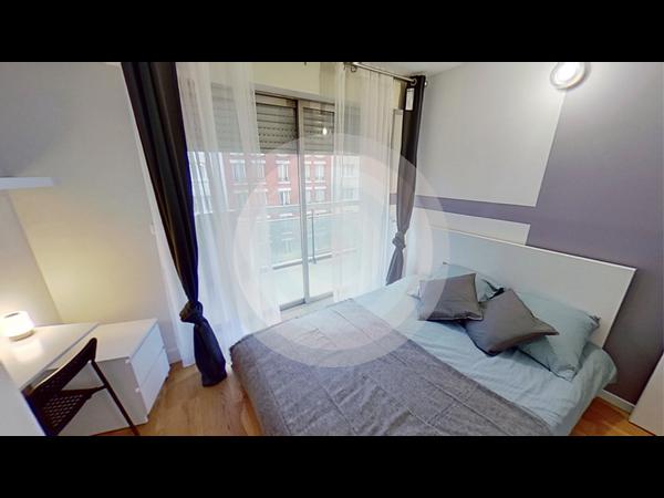 Colocation / Appartement 6 pièces de 81 m², Paris, Boulevard Murat / Photo 2