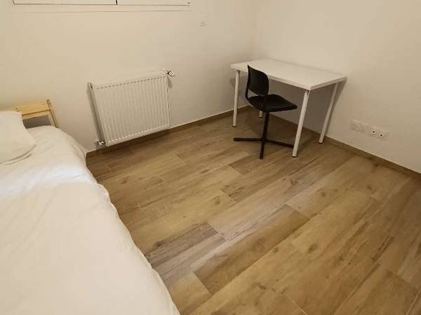 Colocation / Maison 1 pièce de 10 m², Orsay, Avenue de Lattre de Tassigny / Photo 2
