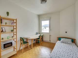 Rental / 2 rooms residence · 65 m², Paris, 35, Rue du Docteur Babinski
