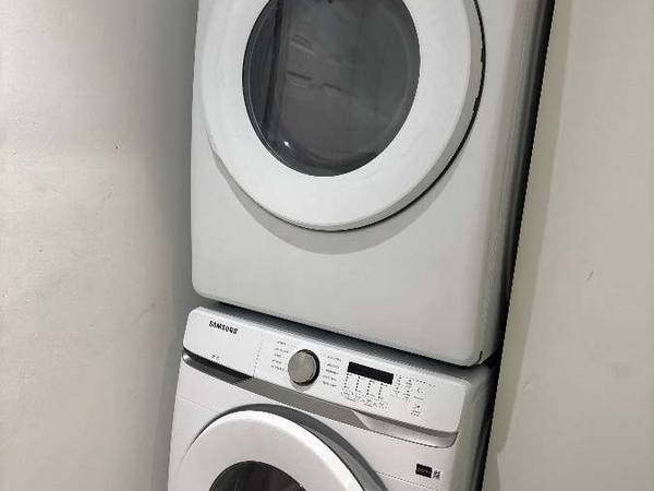 Location / Appartement 2 pièces de 300 m², Montréal, Rue Saint-Denis / Photo 10