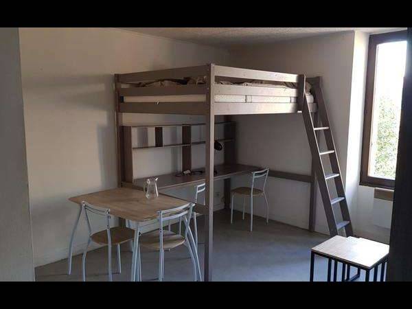 Location / Appartement 1 pièce de 18 m², Rennes, Rue de l'Alma / Photo 2