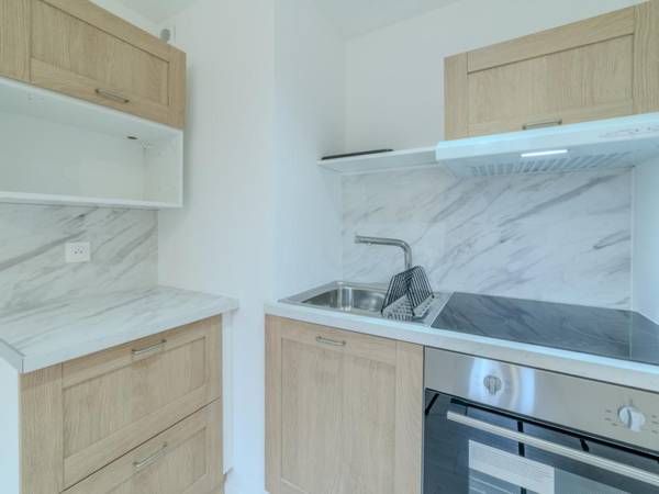 Location / Studio de 15 m², Dijon, Rue de la Préfecture - 2ème / Photo 2