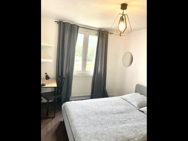 Colocation / Appartement 4 pièces de 65 m², Saint-Martin-d'Hères, Rue Jean Cocteau / Photo 3