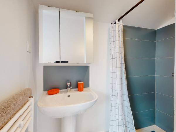 Colocation / Maison 6 pièces de 159 m², Montreuil, Avenue du Président Salvador Allende / Photo 2