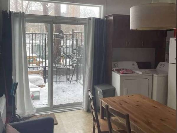 Colocation / Appartement 5 pièces de 70 m², Montréal, Rue Cartier / Photo 2