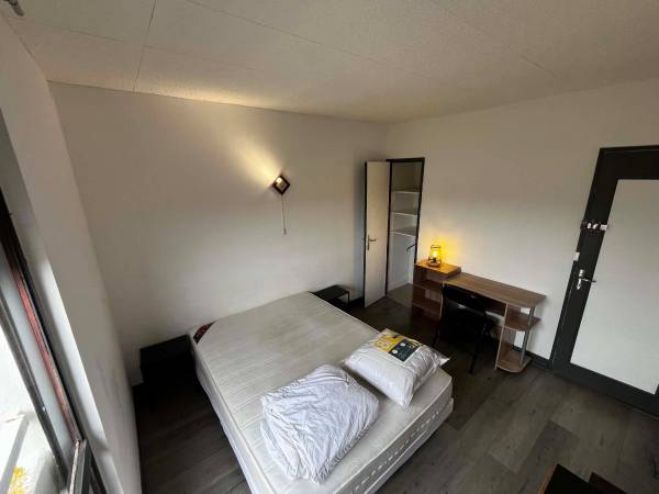 Room share / 4 rooms apartment · 78 m², Amiens, Rue des Francs Juges / Photo 2