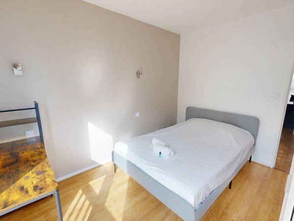 Colocation / Appartement 5 pièces de 92 m², Dijon, Avenue Édouard Belin / Photo 2