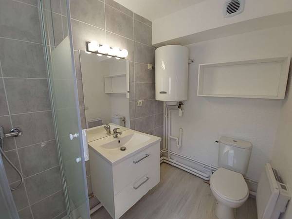 Location / Appartement 1 pièce de 18 m², Grenoble, Rue Nicolas Chorier / Photo 2