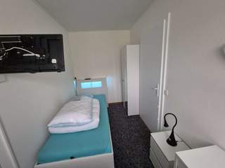 Coliving space / 9-bedroom villa · 120 m², Bernex, Route de Soral