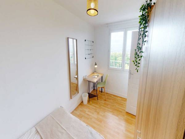 Colocation / Appartement 4 pièces de 80 m², Clichy, Rue du Chemin Vert / Photo 2