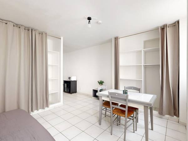 Location / Appartement 1 pièce de 25 m², Pau, Rue Viard / Photo 2