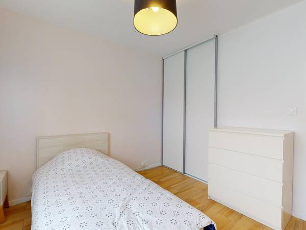 Colocation / Appartement 4 pièces de 64 m², Mons-en-Barœul, Rue Voltaire / Photo 2