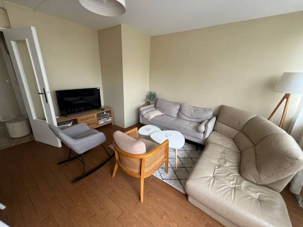 Colocation / Appartement 4 pièces de 74 m², Aubervilliers, Rue Paul Doumer / Photo 2